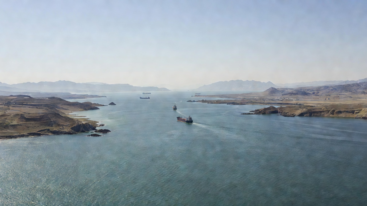 Heightened Tensions Suppress Commodity Traffic in Strait of Hormuz to Five Vessels